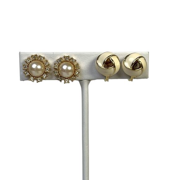 Earrings Richelieu Faux Pearl Rhinestones And Monet Cream Enamel Clip On Vintage - Picture 2 of 12